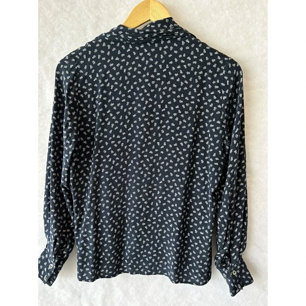 Vintage 80's Burberrys Blue Silk Button Up Blouse Size 6 Lapel Neck Long Sleeve - Picture 9 of 9